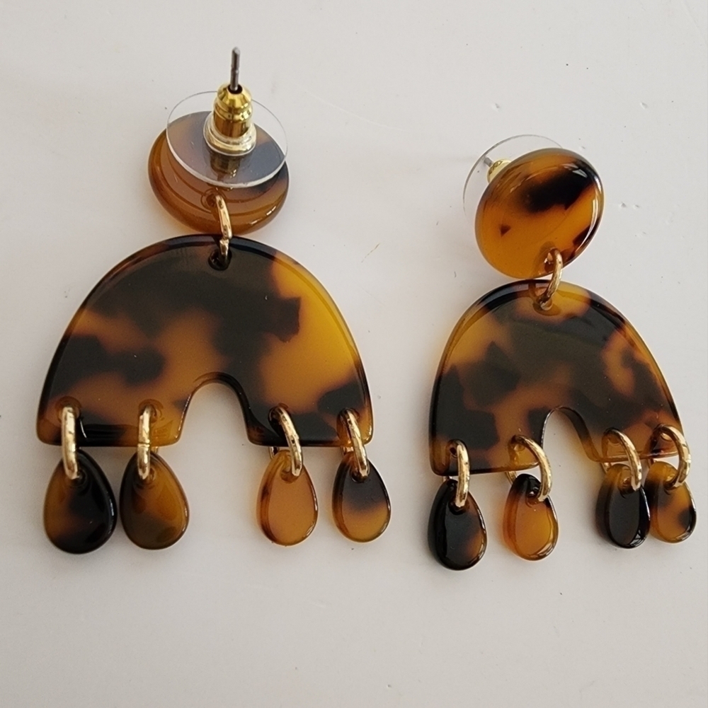 NEW Small Tortoise Boho Brown Arch Abstract Resin Earrings - Picture 6 of 7